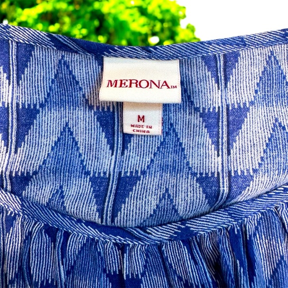 Merona 🦋 Sz M Blue Blouse with Relaxed Fit and Rounded Neckline - Picture 7 of 9